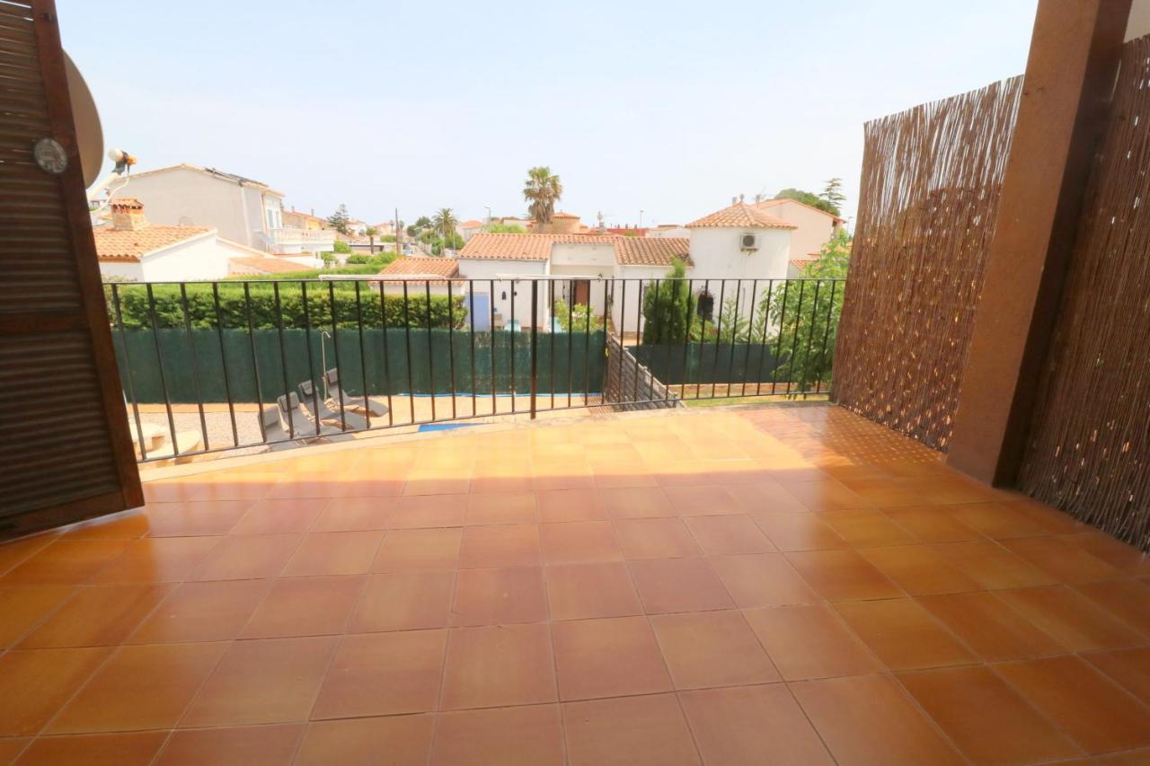Peni 168A - Belle Maison Avec Piscine Empuriabrava Eksteriør bilde
