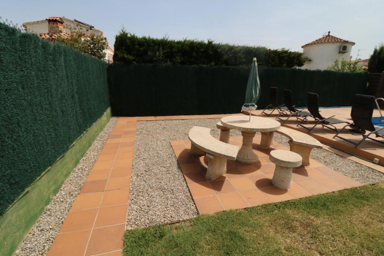 Peni 168A - Belle Maison Avec Piscine Empuriabrava Eksteriør bilde